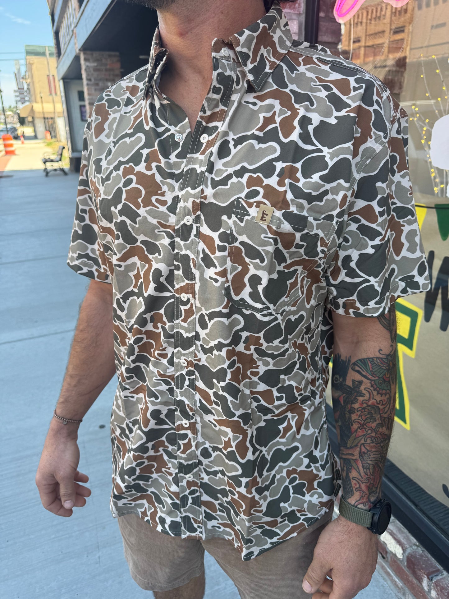 Men’s Camo Snap Tee